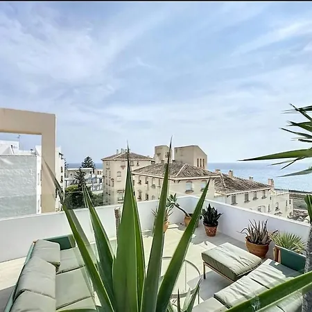 Mb.b53 - Beachfront Penthouse With Sea Views Estepona