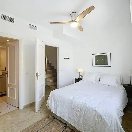 Mb.b53 - Beachfront Penthouse With Sea Views