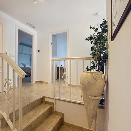 Apartmán Mb.b53 - Beachfront Penthouse With Sea Views