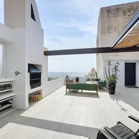Mb.b53 - Beachfront Penthouse With Sea Views *