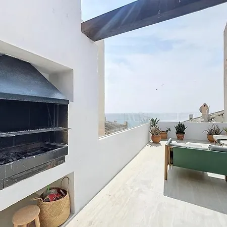 Mb.b53 - Beachfront Penthouse With Sea Views