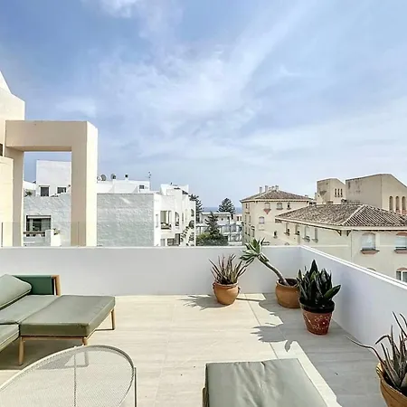 Mb.b53 - Beachfront Penthouse With Sea Views *